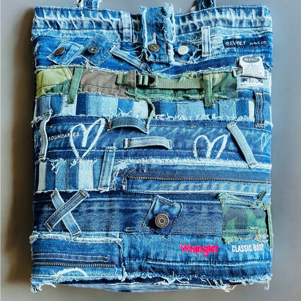‼️❤️SOLD❤️‼️HANDMADE UpCycled Denim Tote/Shoulder Bag • Made with ❤️ - Picture 4 of 11